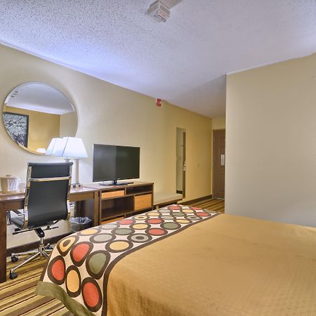 Отель Super 8 By Wyndham Latham - Albany Airport Экстерьер фото