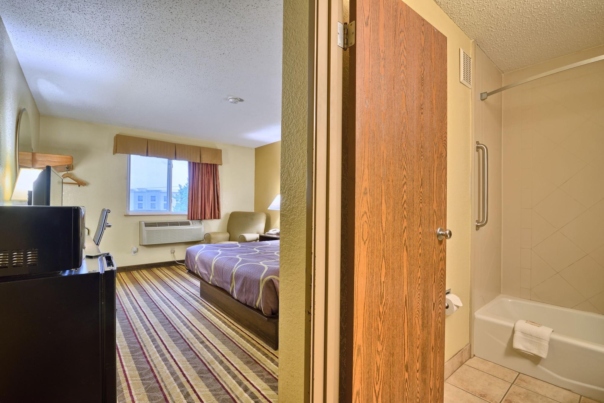 Отель Super 8 By Wyndham Latham - Albany Airport Экстерьер фото