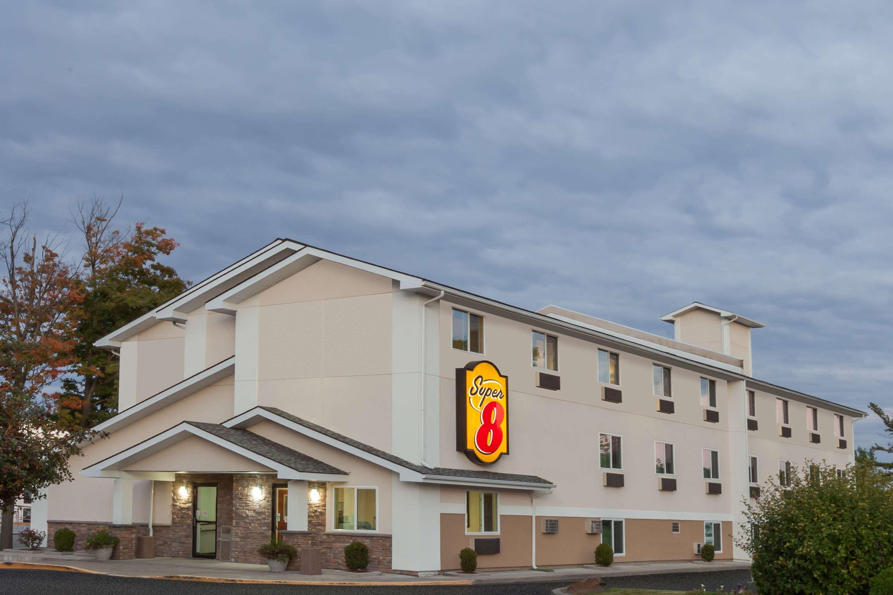 Отель Super 8 By Wyndham Latham - Albany Airport Экстерьер фото